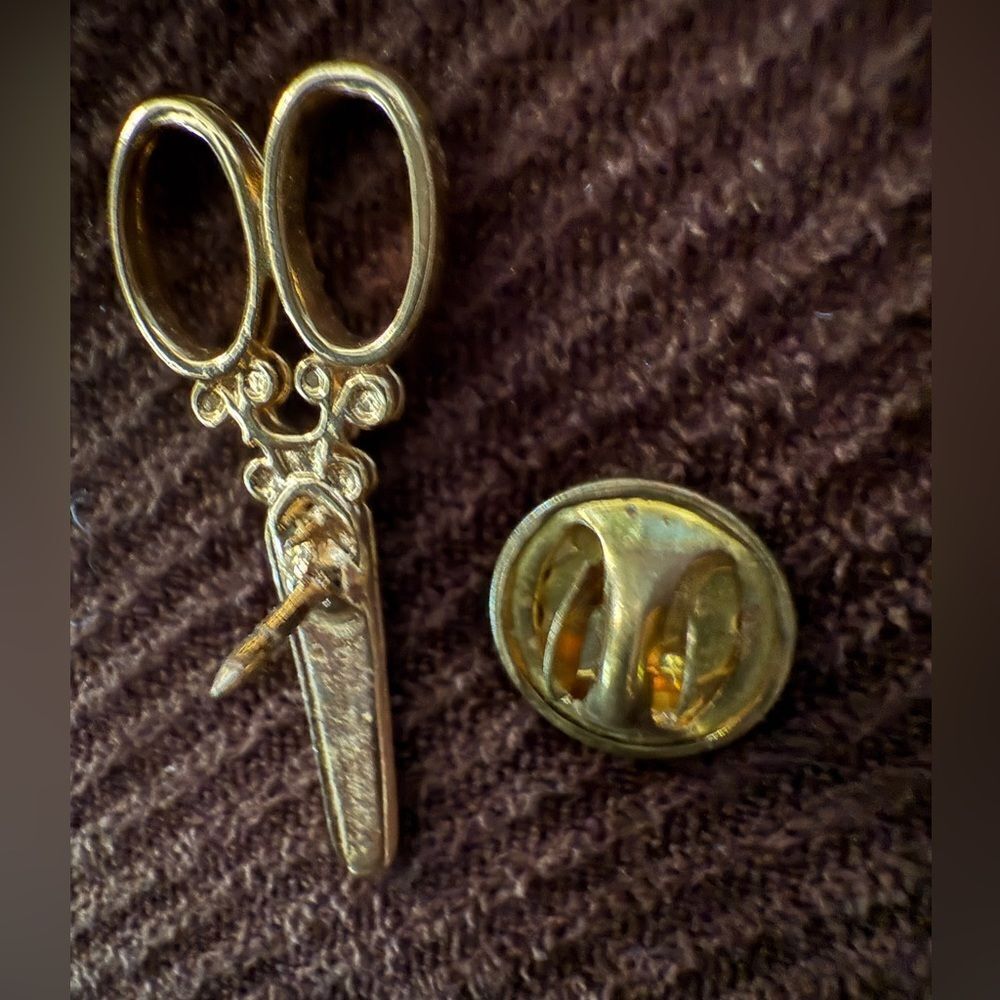 Vintage Gold-Tone Scissors Pin – Made in USA - Picture 9 of 17